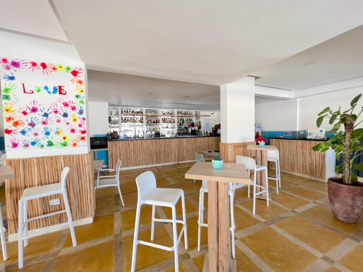 Vacation Suites With Rooftop Pool, Beach Club, Spa, Restaurants - Ducassi Collection - Playa Los Corales 푼타 카나 외부 사진